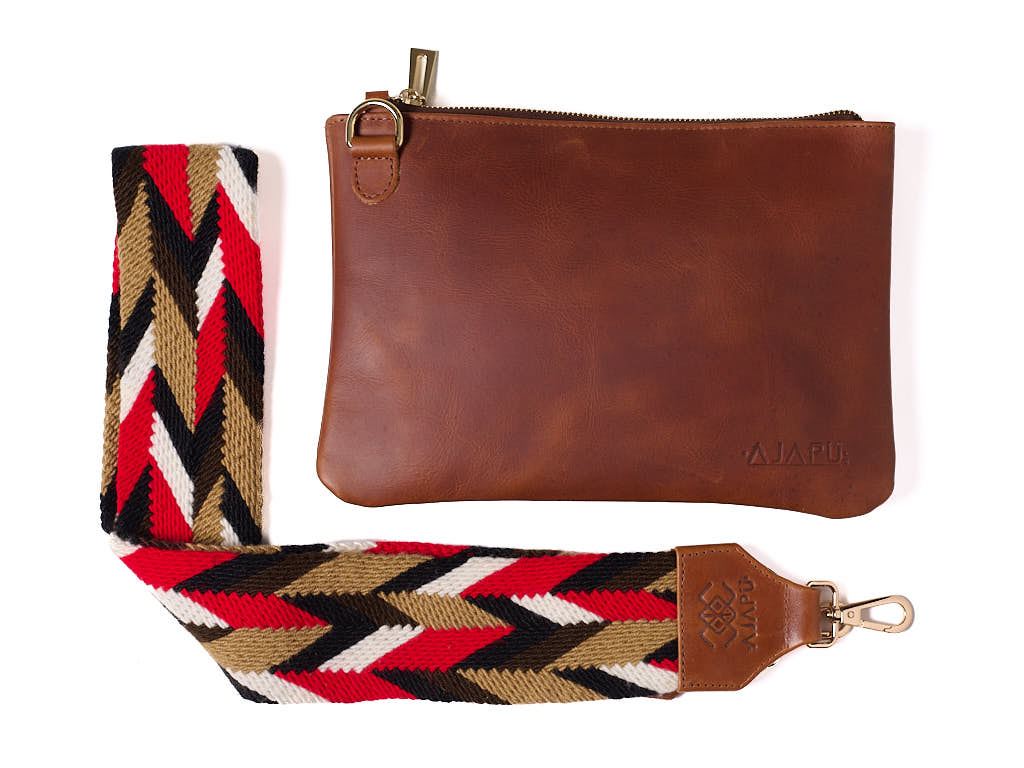 Bolso Cuero Miel con correa Wayuu Asonushü Café, Rojo y Blanco