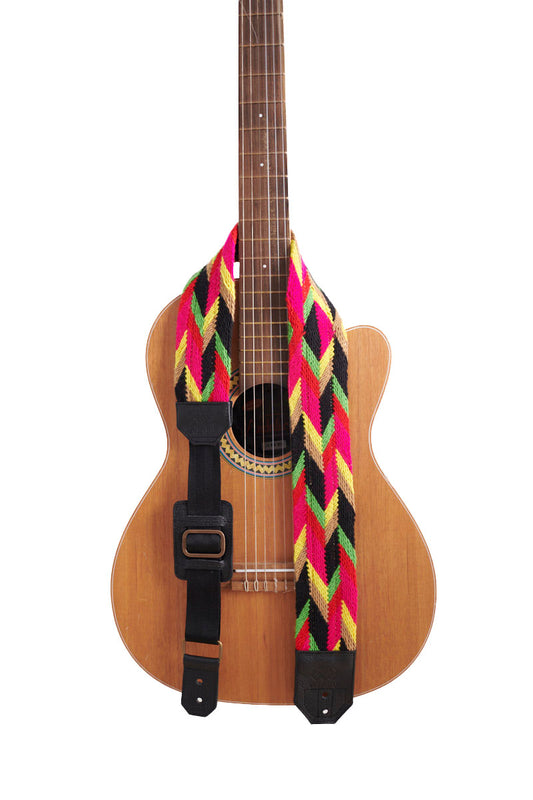 Correa Guitarra Wayuu Asonushü Fucsia Rojo Negro Cuero Negro