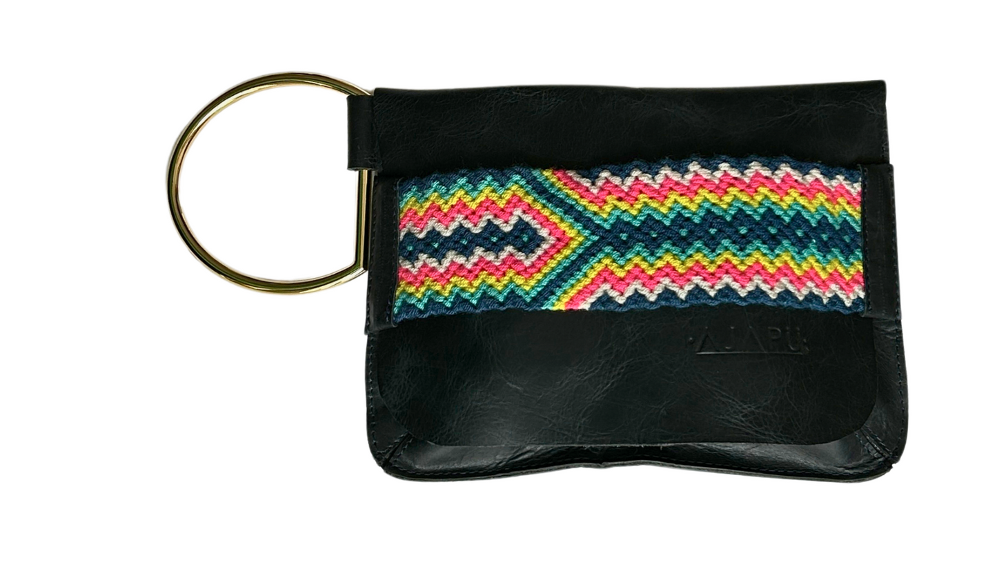 Bolso Mano Azul con tejido Wayuu Macramé  Amarillo Azul Verde