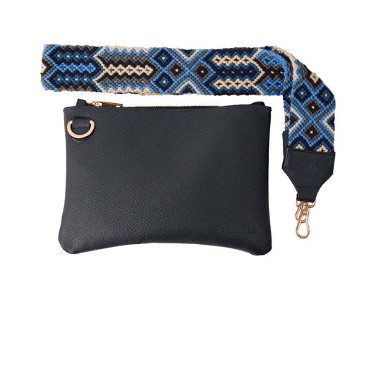 Bolso cuero azul con correa tradicional tejido Wayuu Macramé azul ,crema, gris y negro
