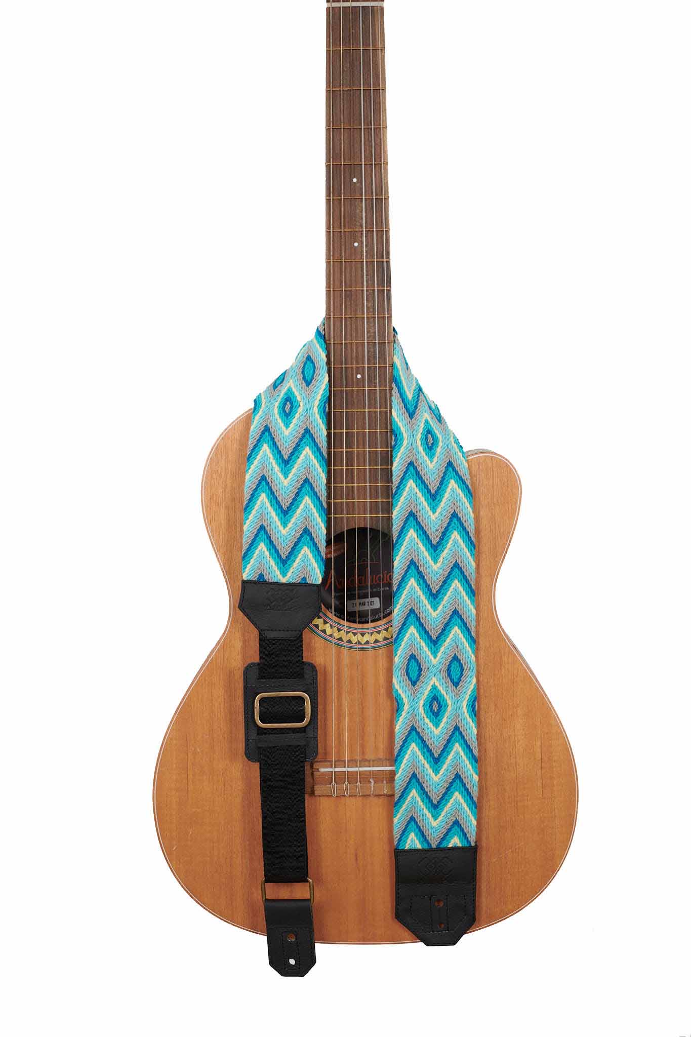 Correa Guitarra Wayuu Asonushü Azul Verde Cuero Negro